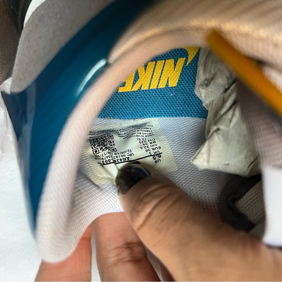 Nike V- Love O.X. - Picture 6 of 7